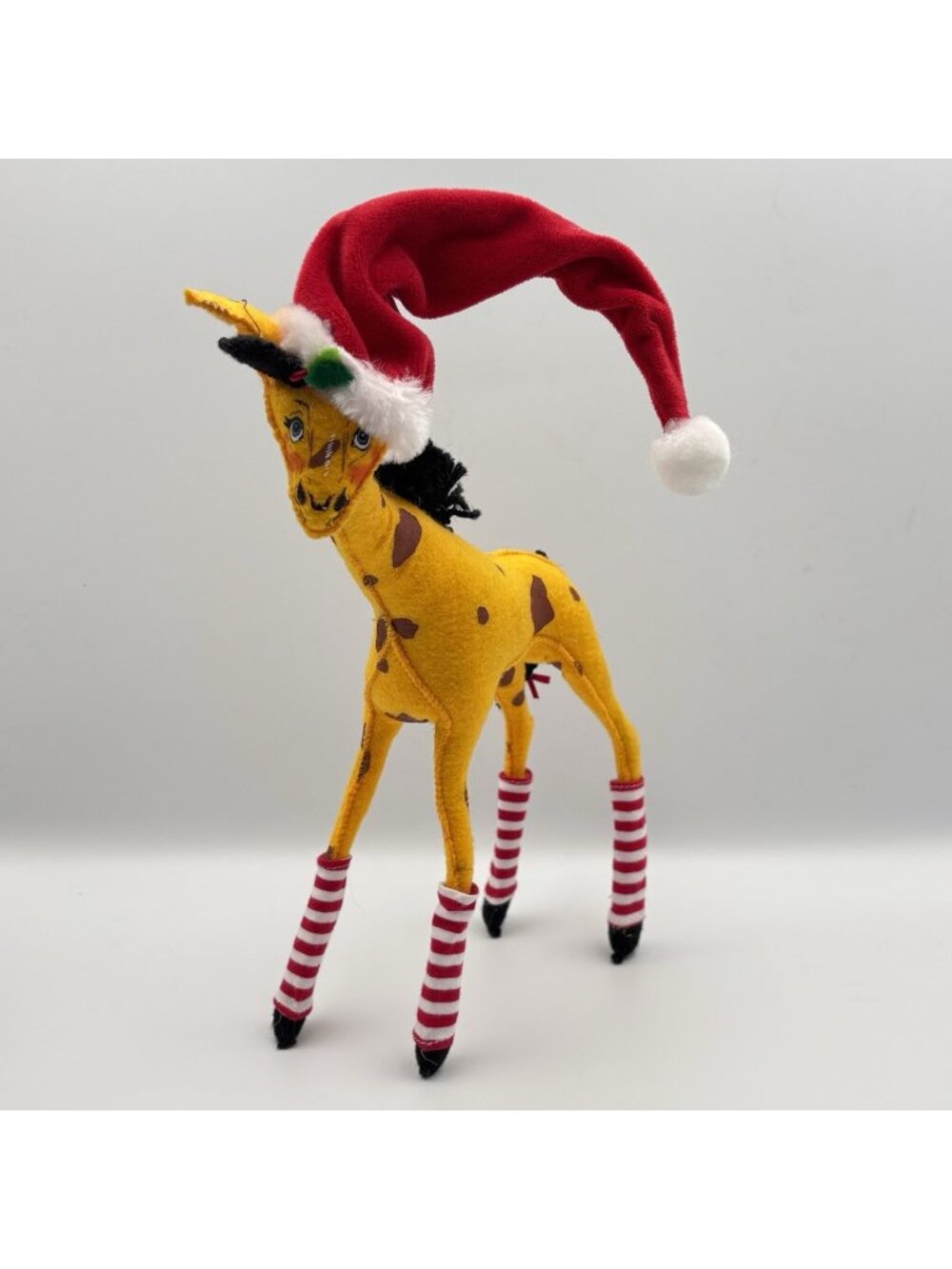 2010 Annalee Christmas Giraffe Santa Hat Peppermint Stripe Stockings Socks 12” - Picture 1 of 15